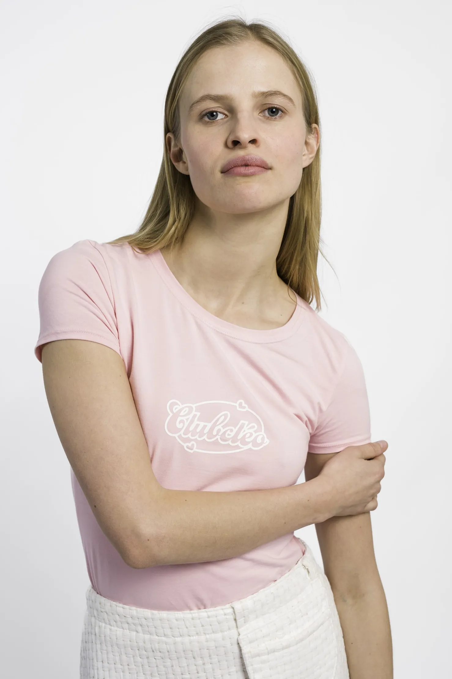 MaisonCléo Tops>RUNWAY LOOK 14 – T-shirt « ClubCléo » rose clair