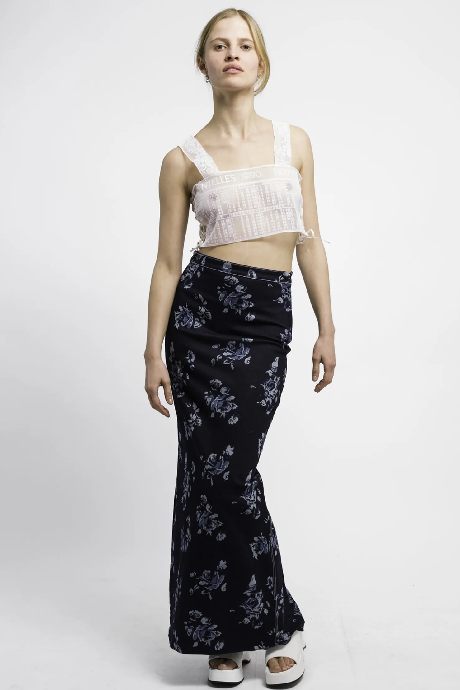 MaisonCléo Tops>SS22 RUNWAY LOOK 49 – Top exclusif calendrier année de Calais vintage