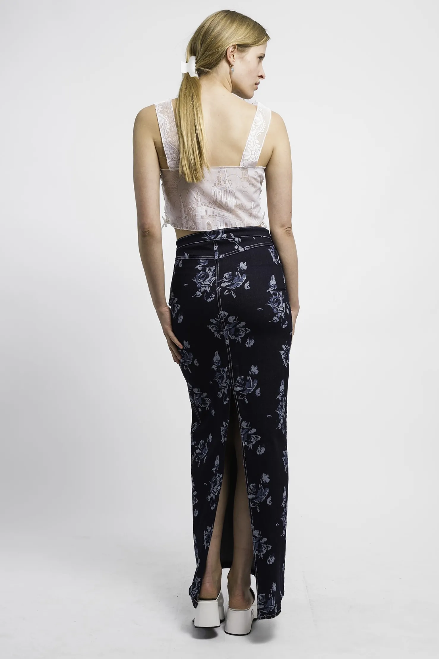 MaisonCléo Tops>SS22 RUNWAY LOOK 49 – Top exclusif calendrier année de Calais vintage