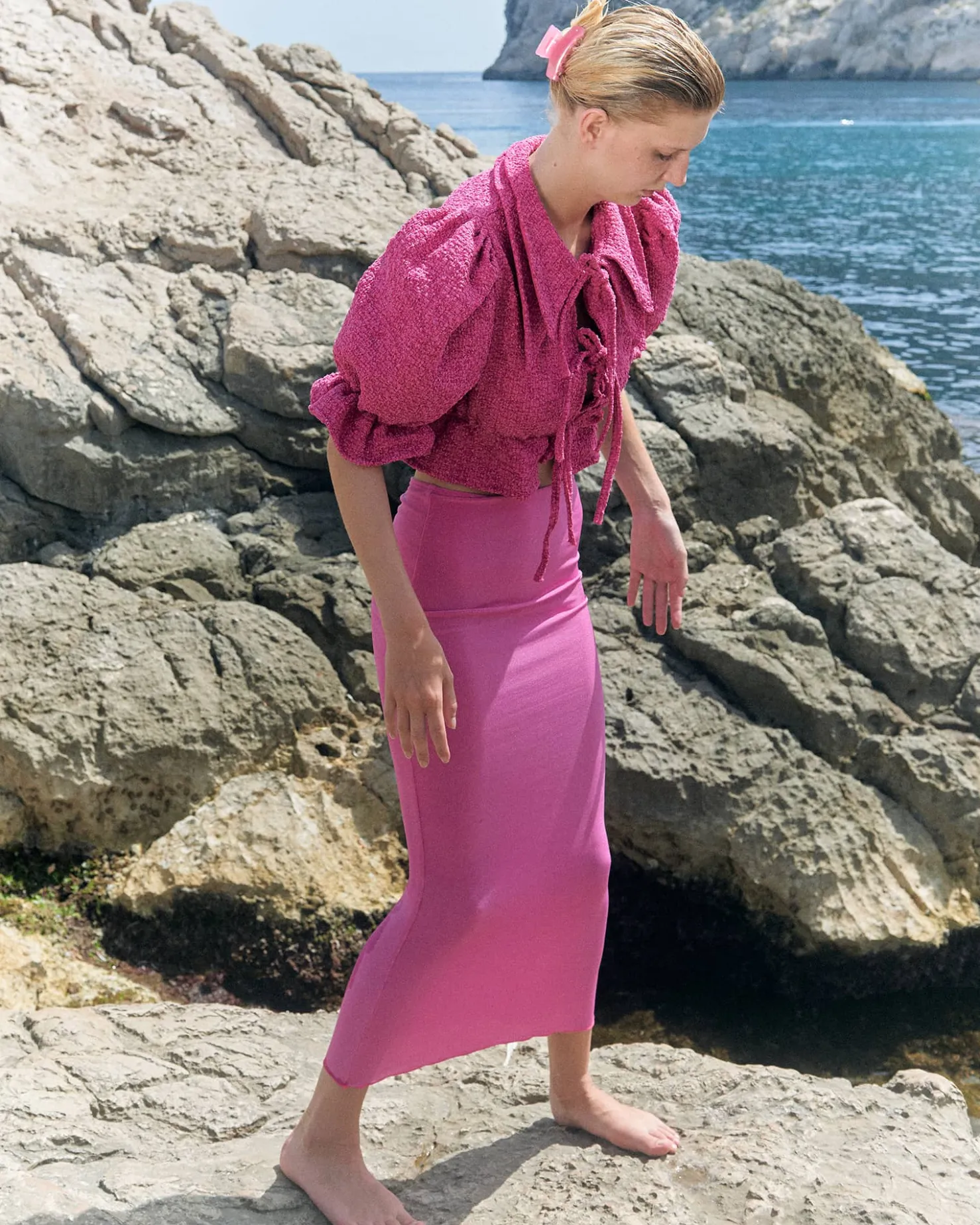 MaisonCléo Jupes>SS22 RUNWAY LOOK 18 – Jupe longue tube rose fuschia peau de sirène