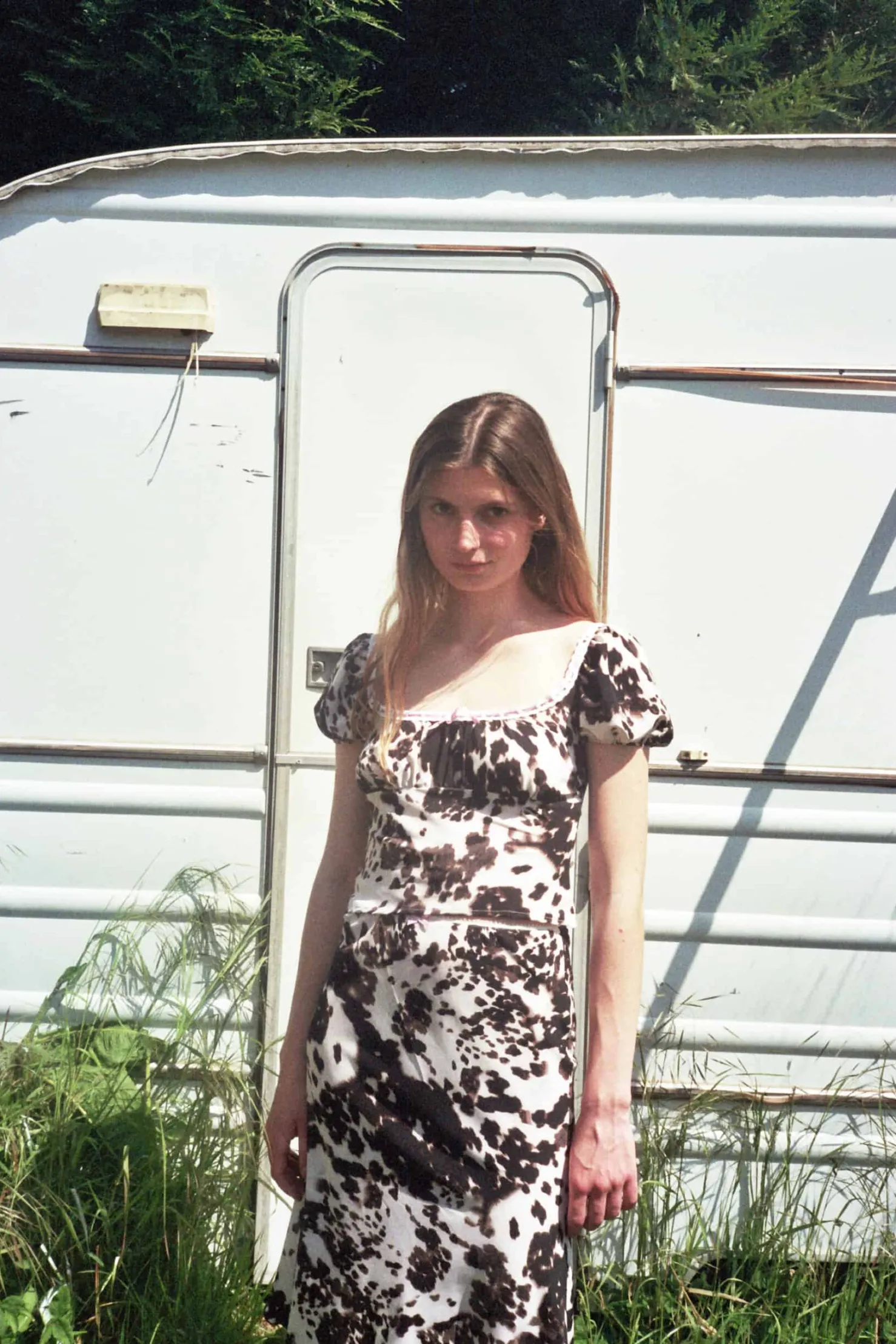 MaisonCléo Blouses>Top à motif vache marron en soie et détail ruban rose