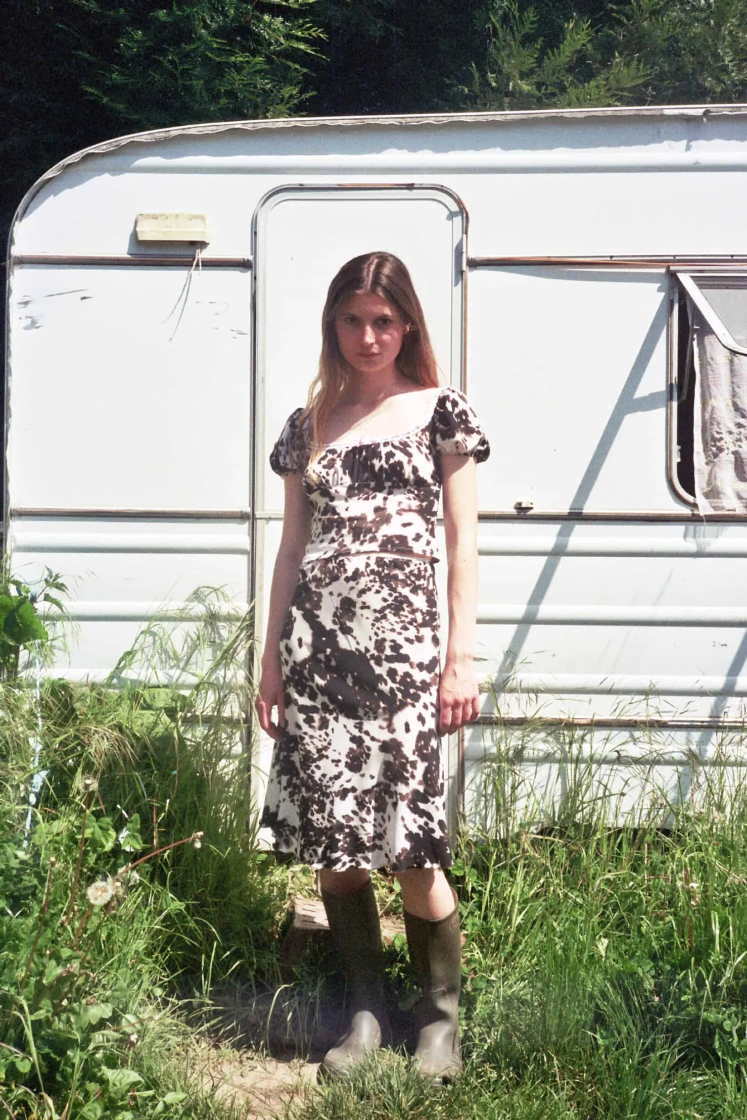 MaisonCléo Blouses>Top à motif vache marron en soie et détail ruban rose