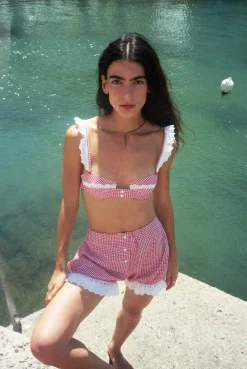 MaisonCléo Tops>Top balconnet en coton vichy rouge à broderies volantées