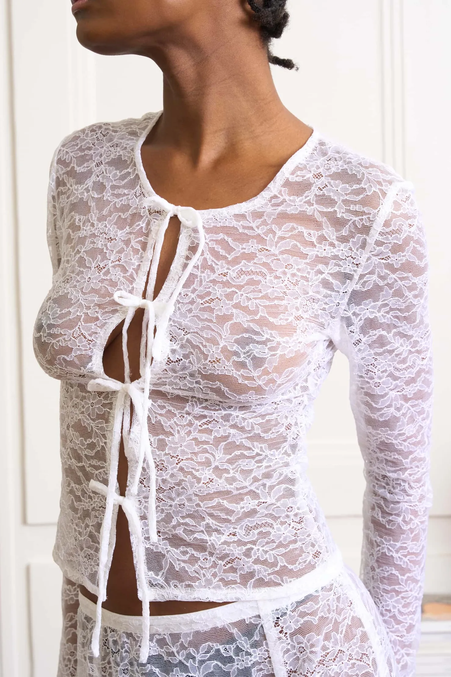 MaisonCléo Tops>Top en dentelle blanc cassé ESPERANCE avec liens