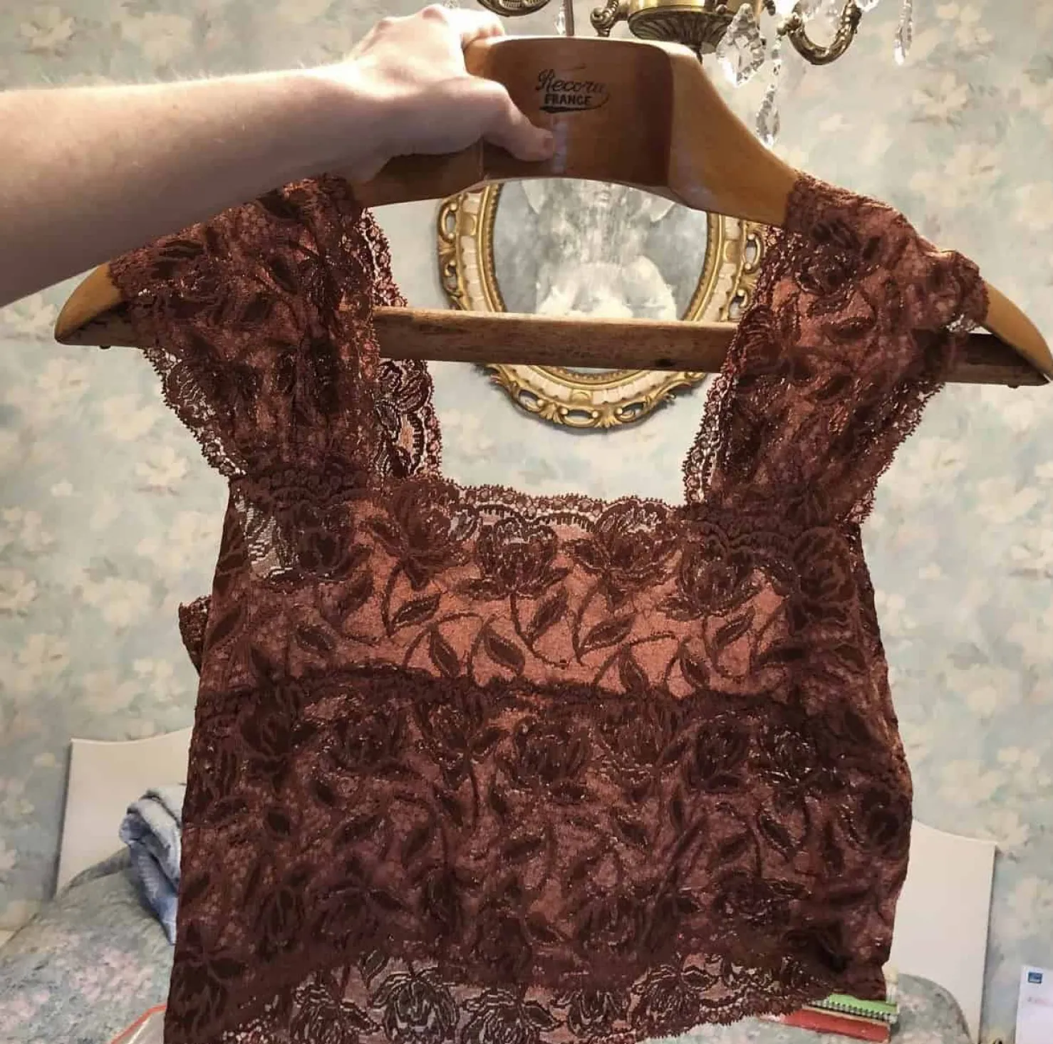 MaisonCléo Tops>Top LOUISETTE en dentelle de Calais fleurie et soie