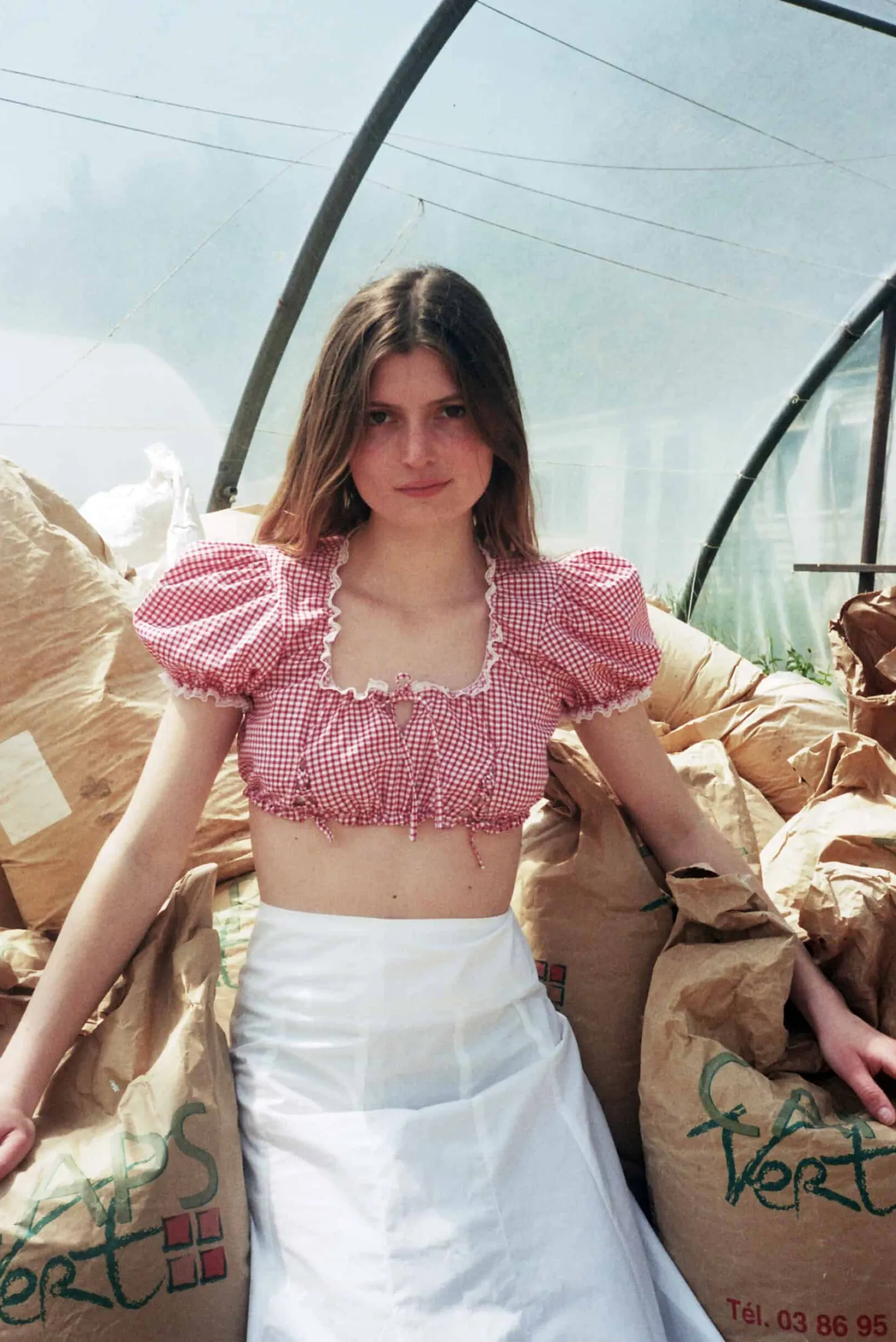 MaisonCléo Tops>Top mini bouffant en coton vichy rouge et dentelle de Calais