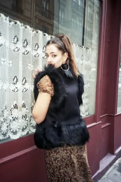 MaisonCléo Vestes / Manteaux>Veste sans manches noir en laine épaisse avec fausse fourrure noire ROSA
